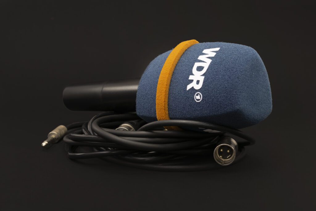 T2100